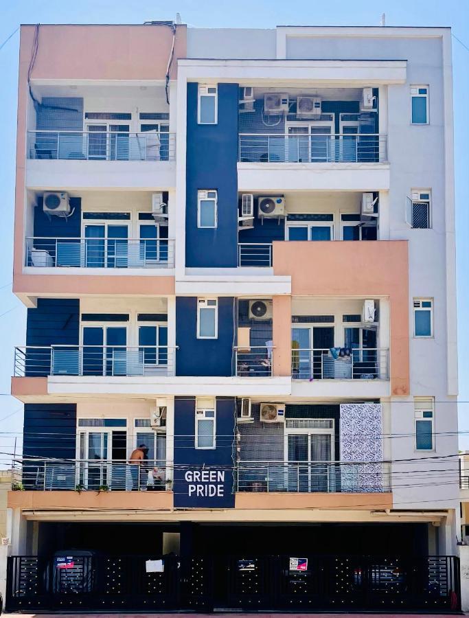 Airport Bliss Apartment+Balcony & Netflix + Prime ジャイプール エクステリア 写真